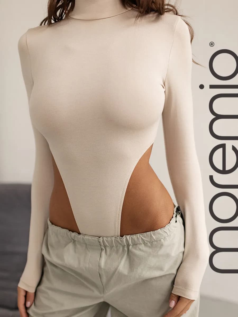 Боди с длинным рукавом с вырезом