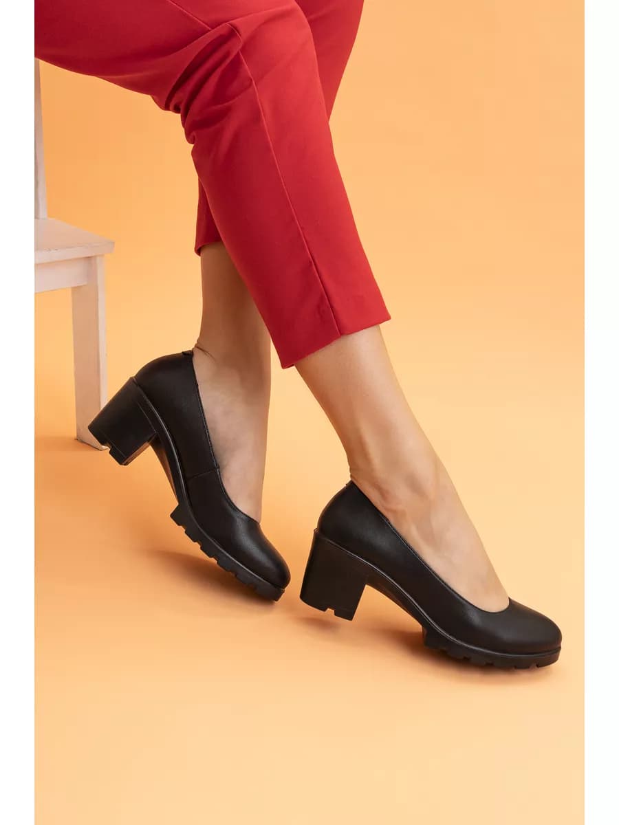 Туфли закрытые из натуральной кожи