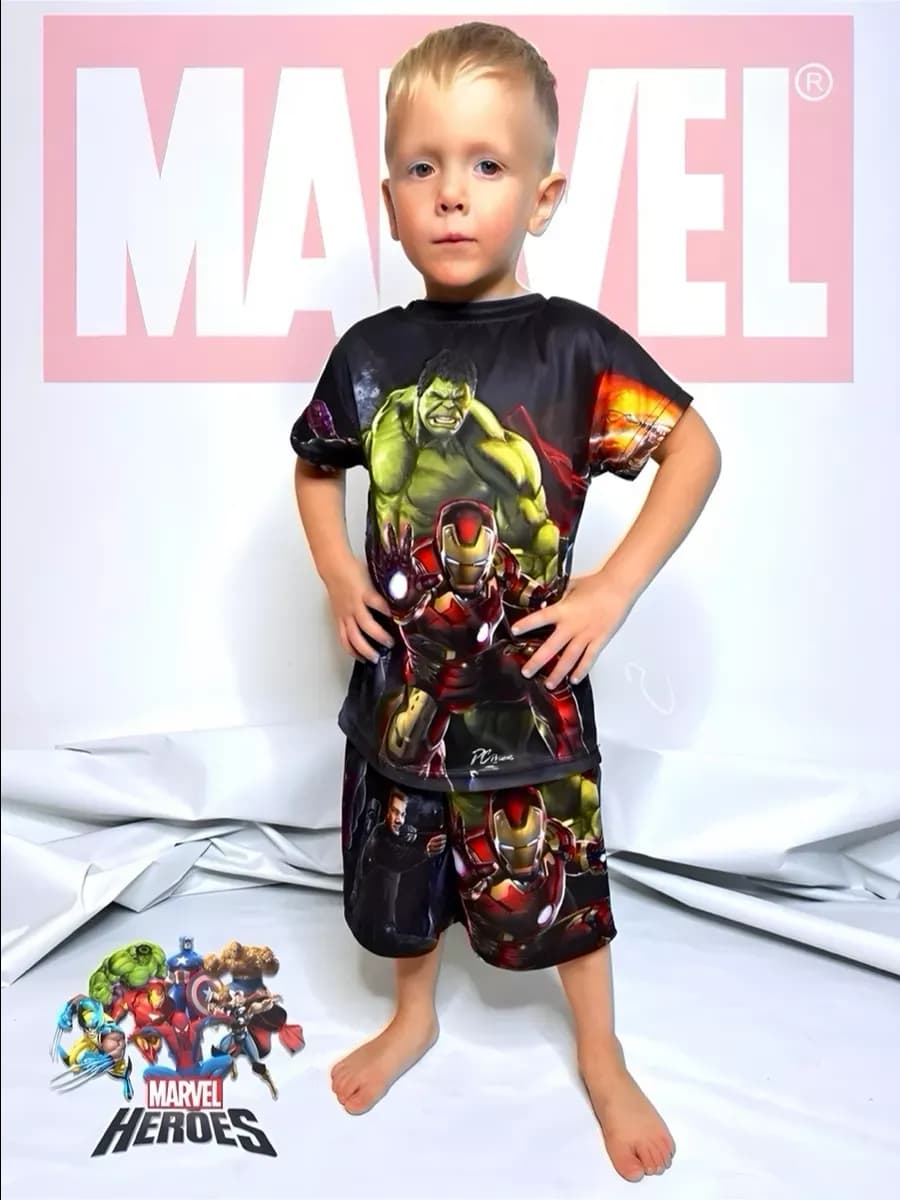 Костюм с шортами Marvel