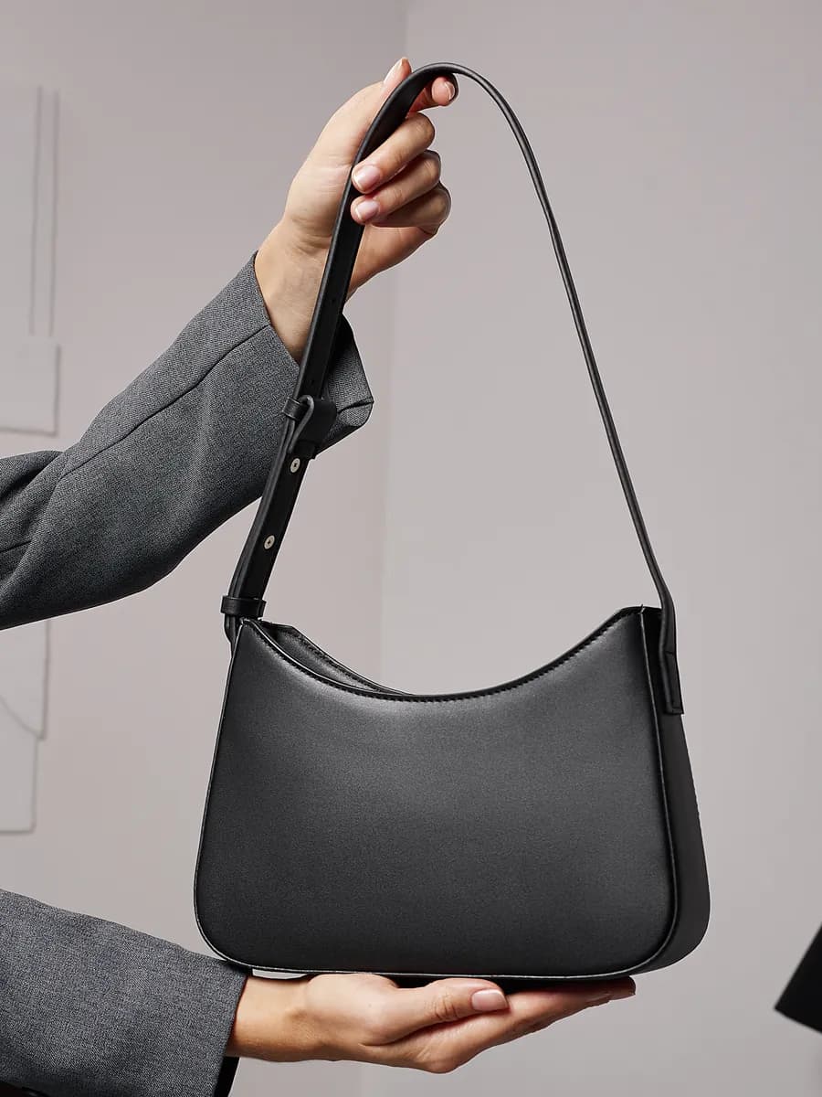 Сумка багет маленькая на плечо