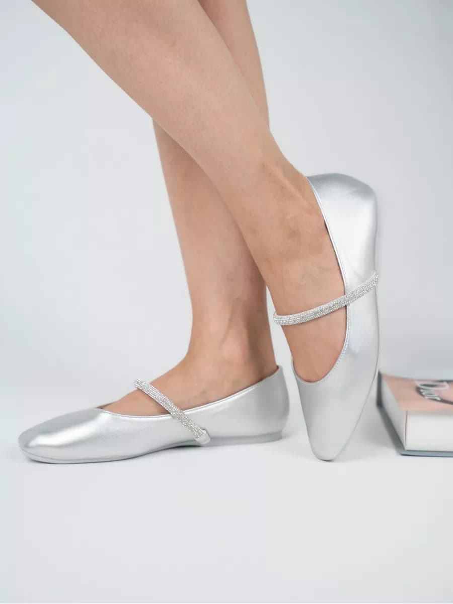 Балетки с ремешком квадратным носом летние