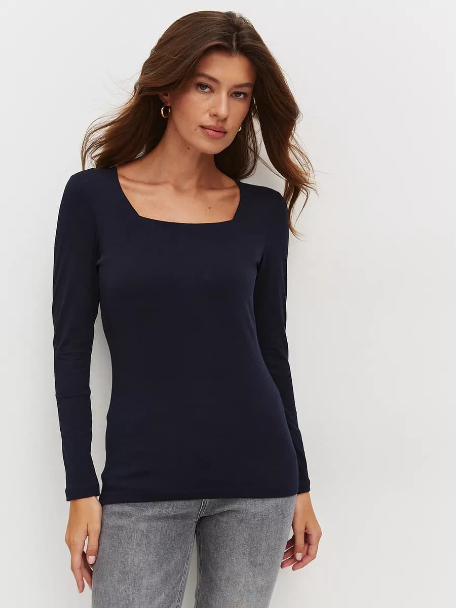 Лонгслив с квадратным вырезом