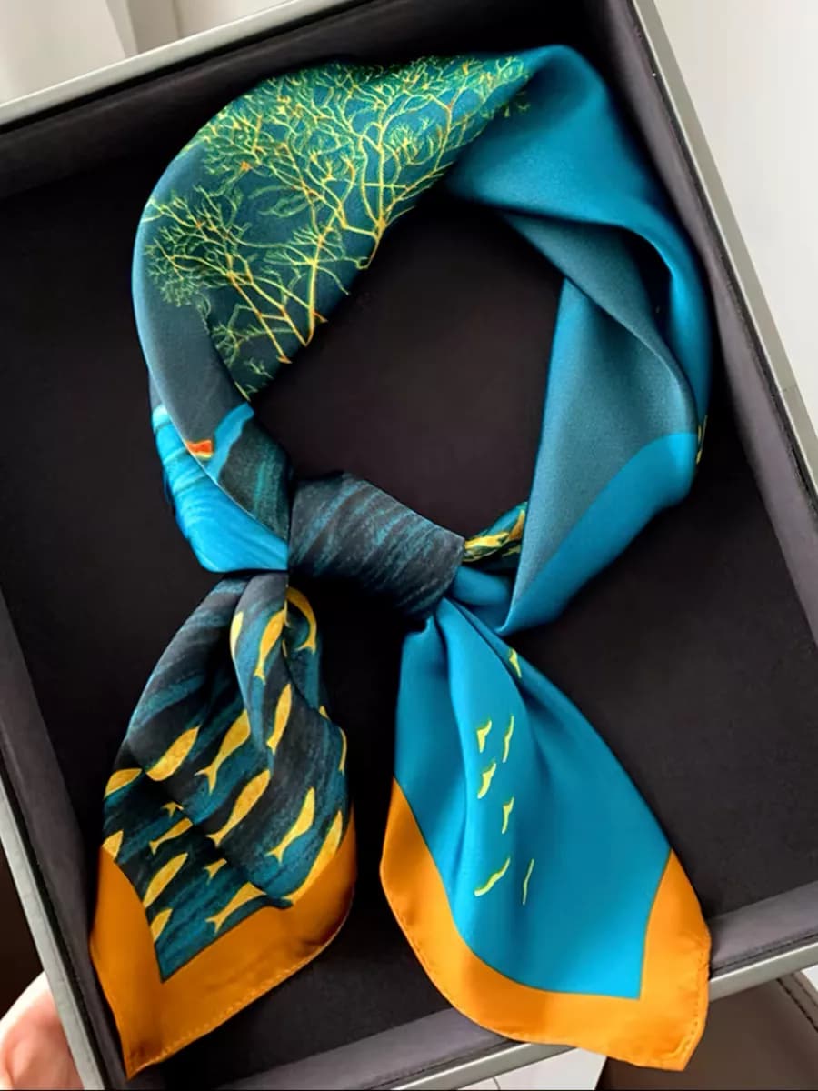 Платок шелковый на голову и шею
