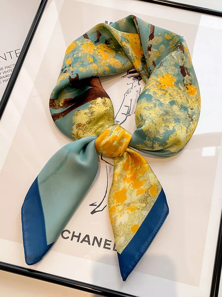 Платок шелковый на голову и шею