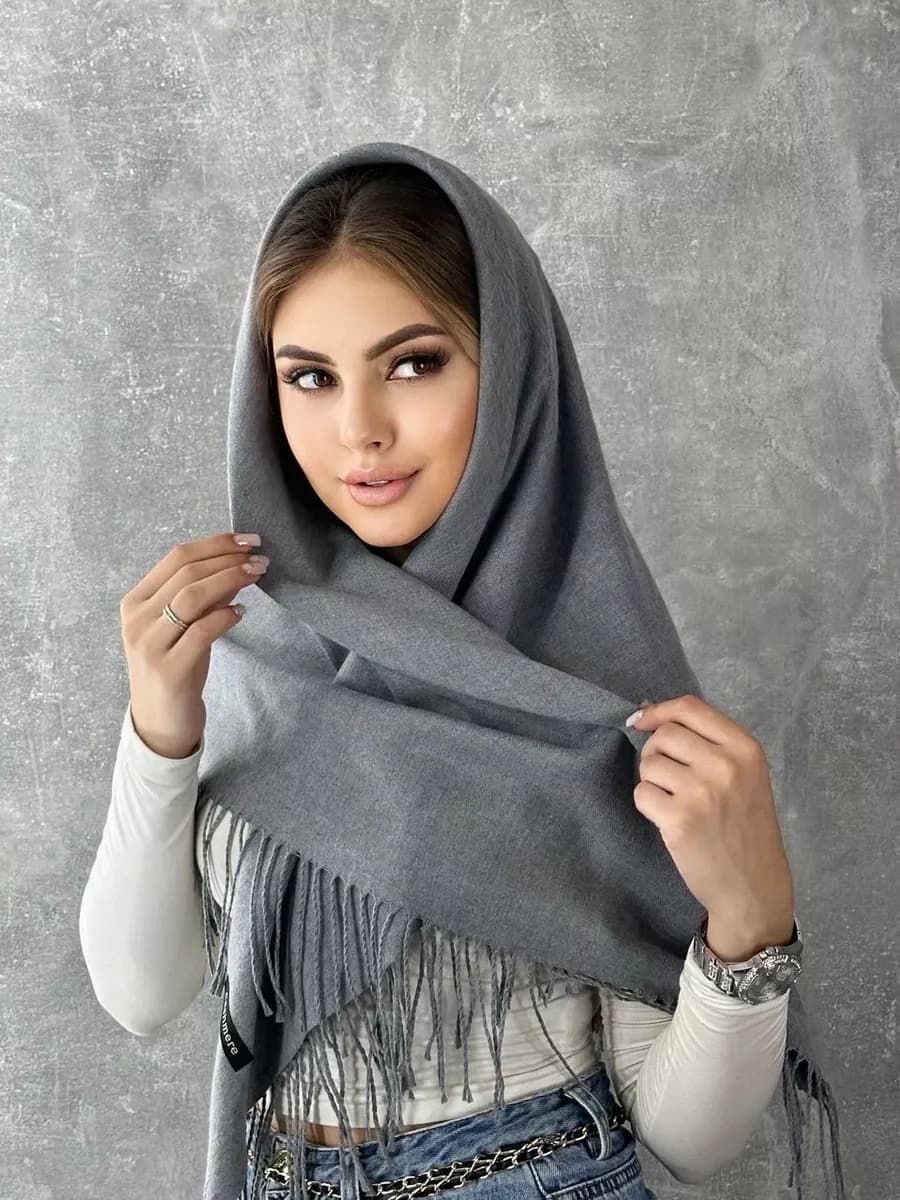 Платок на голову однотонный 100 на 100