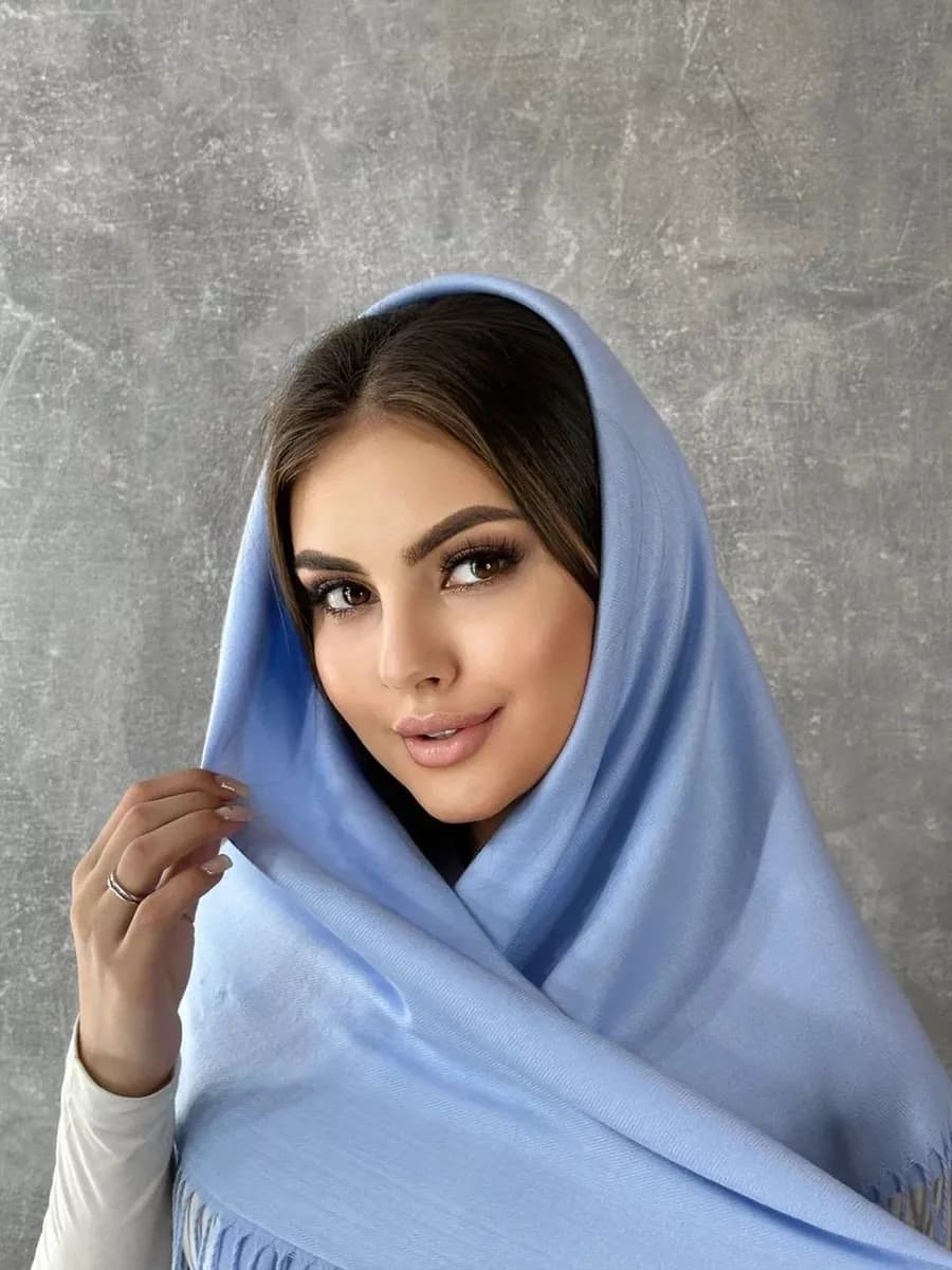 Платок на голову однотонный 100 на 100