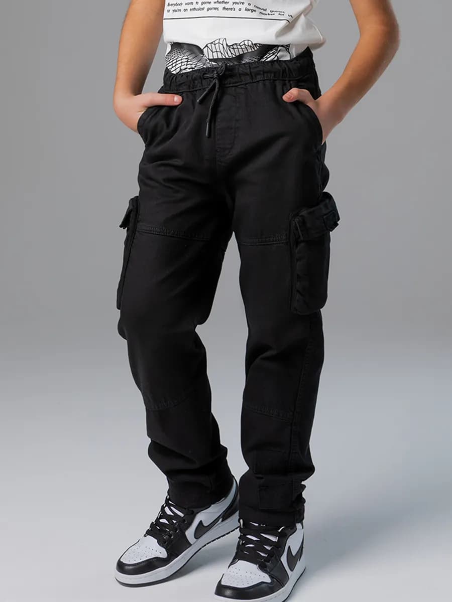 Джинсы Regular Fit с накладными карманами карго