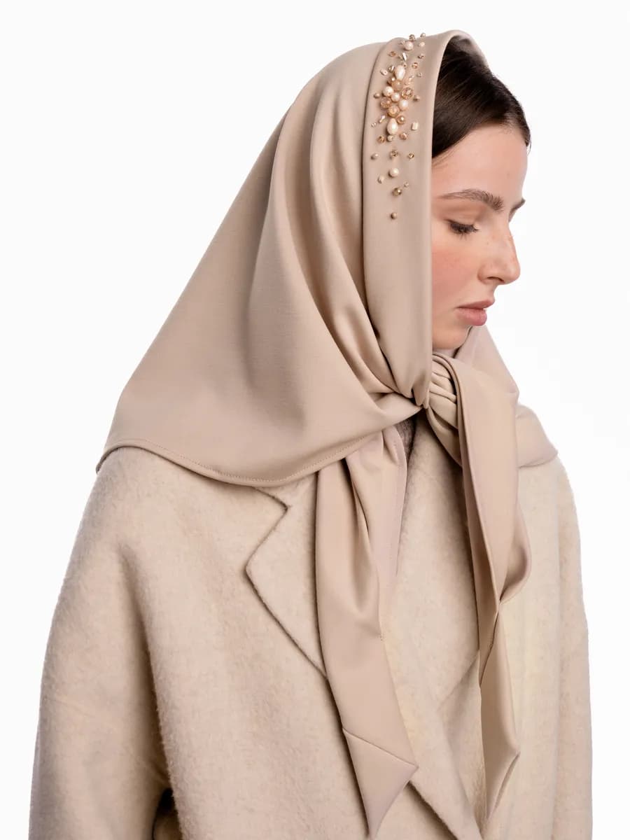 Весенний платок на голову с отворотом