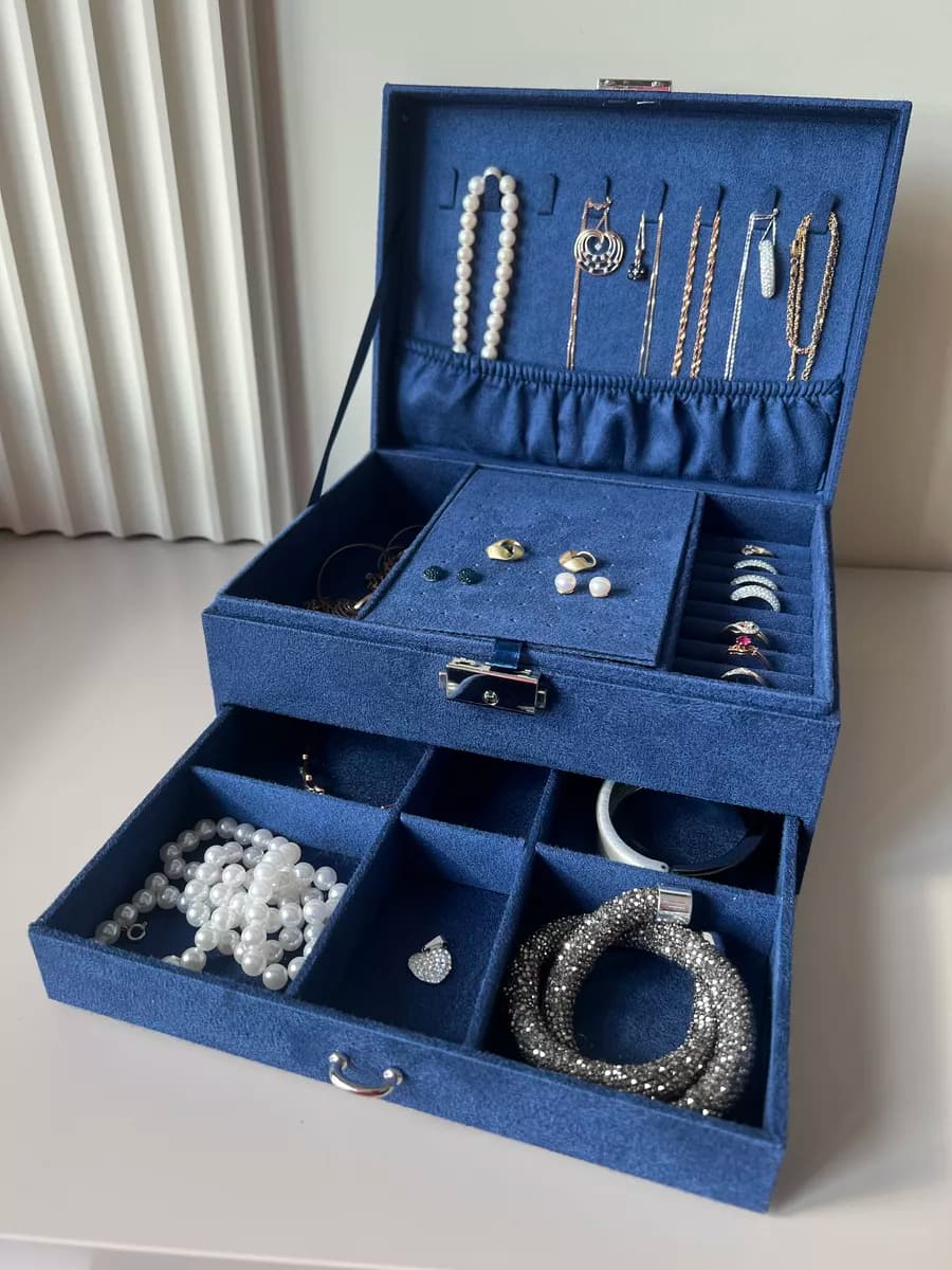 Шкатулка для украшений большая с замком и ключом