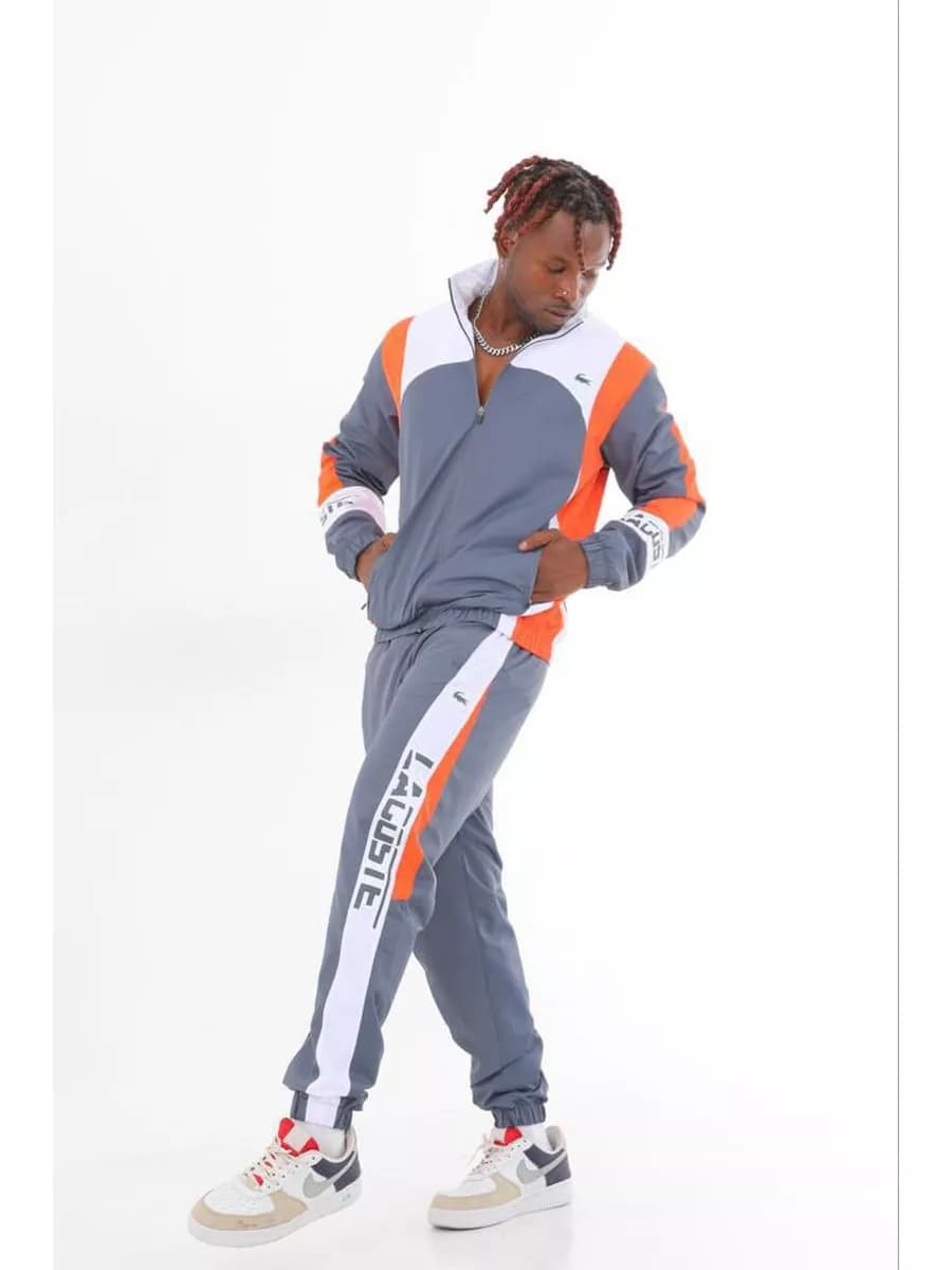 Спортивный костюм