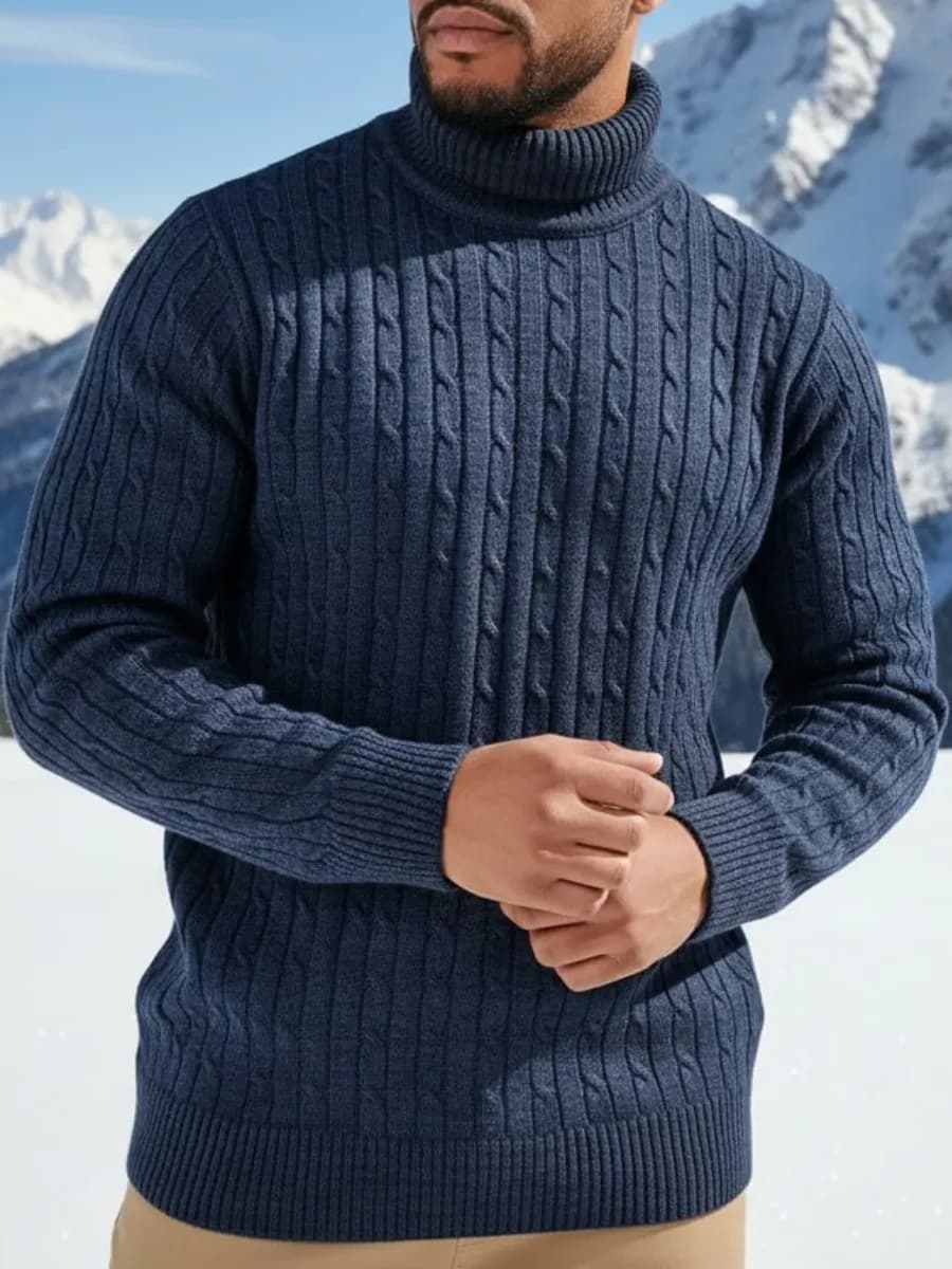 Свитер с горлом вязаный теплый