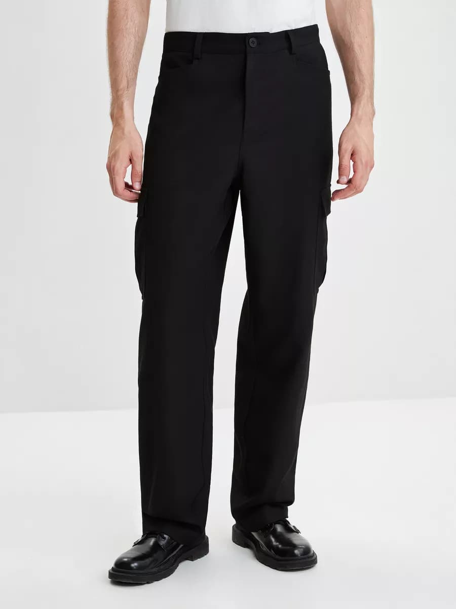 Брюки с карманами прямые классические