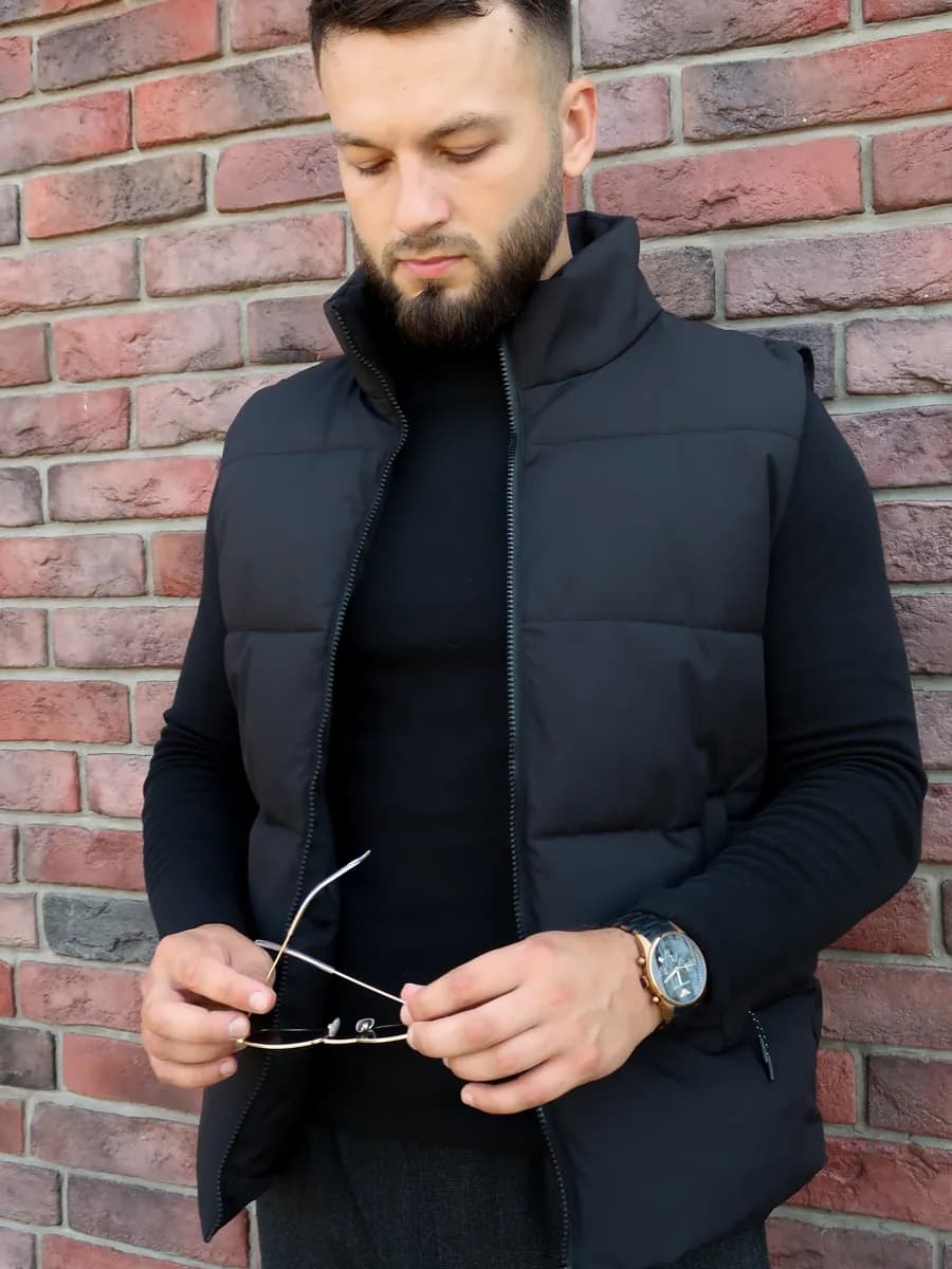 Жилетка демисезонная безрукавка утепленная