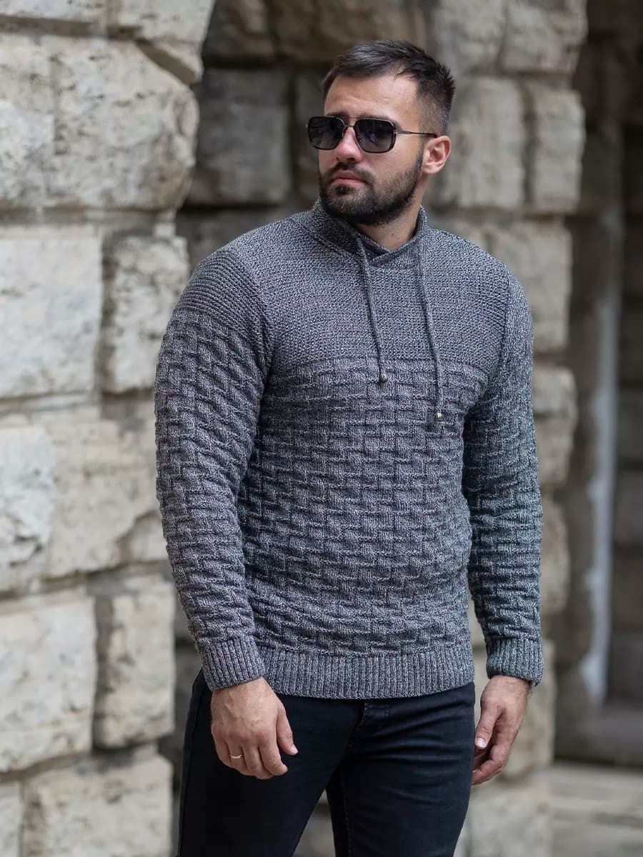 Свитер вязаный мужской