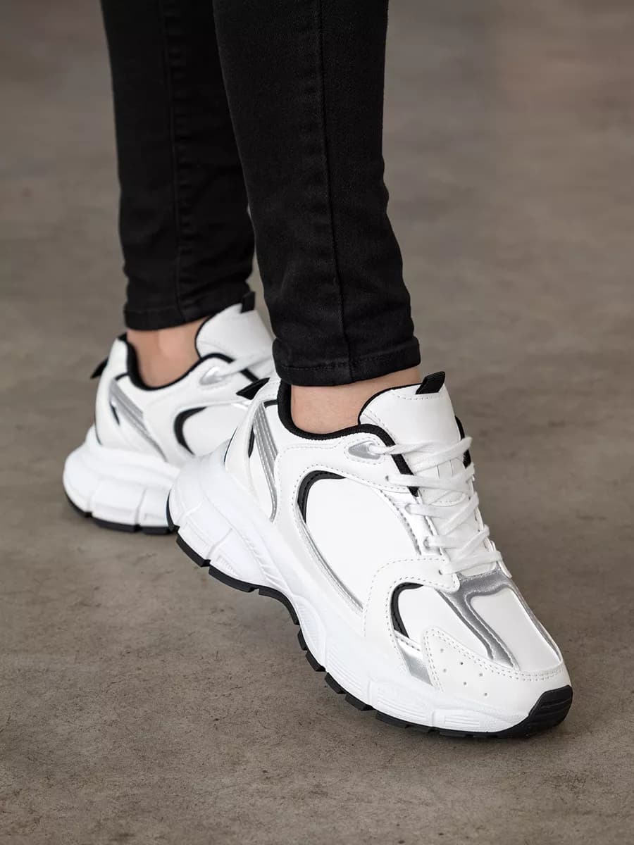 Кроссовки на платформе