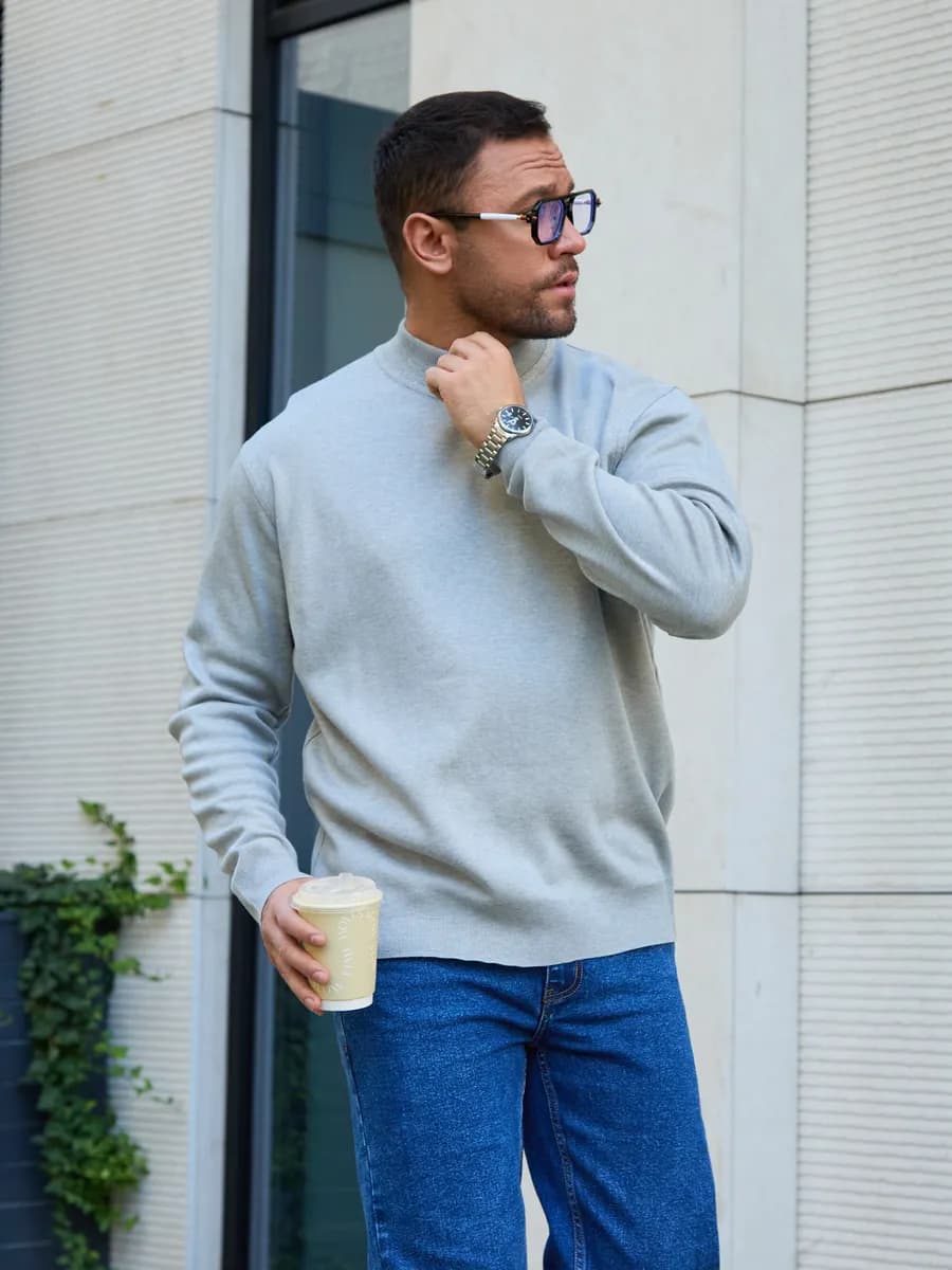 Свитер классический пуловер