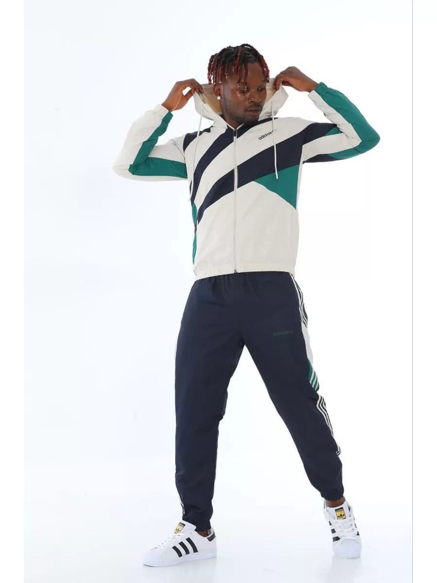 Спортивный костюм