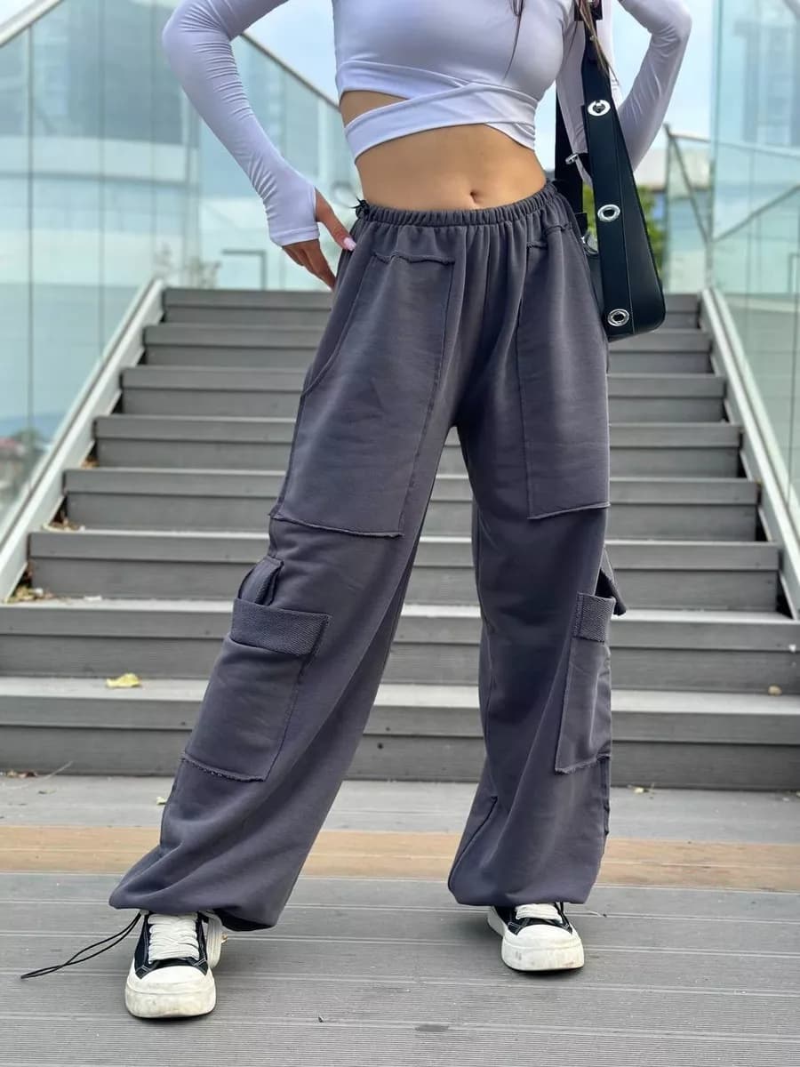 Штаны спортивные оверсайз на затяжках с карманами - фото 1