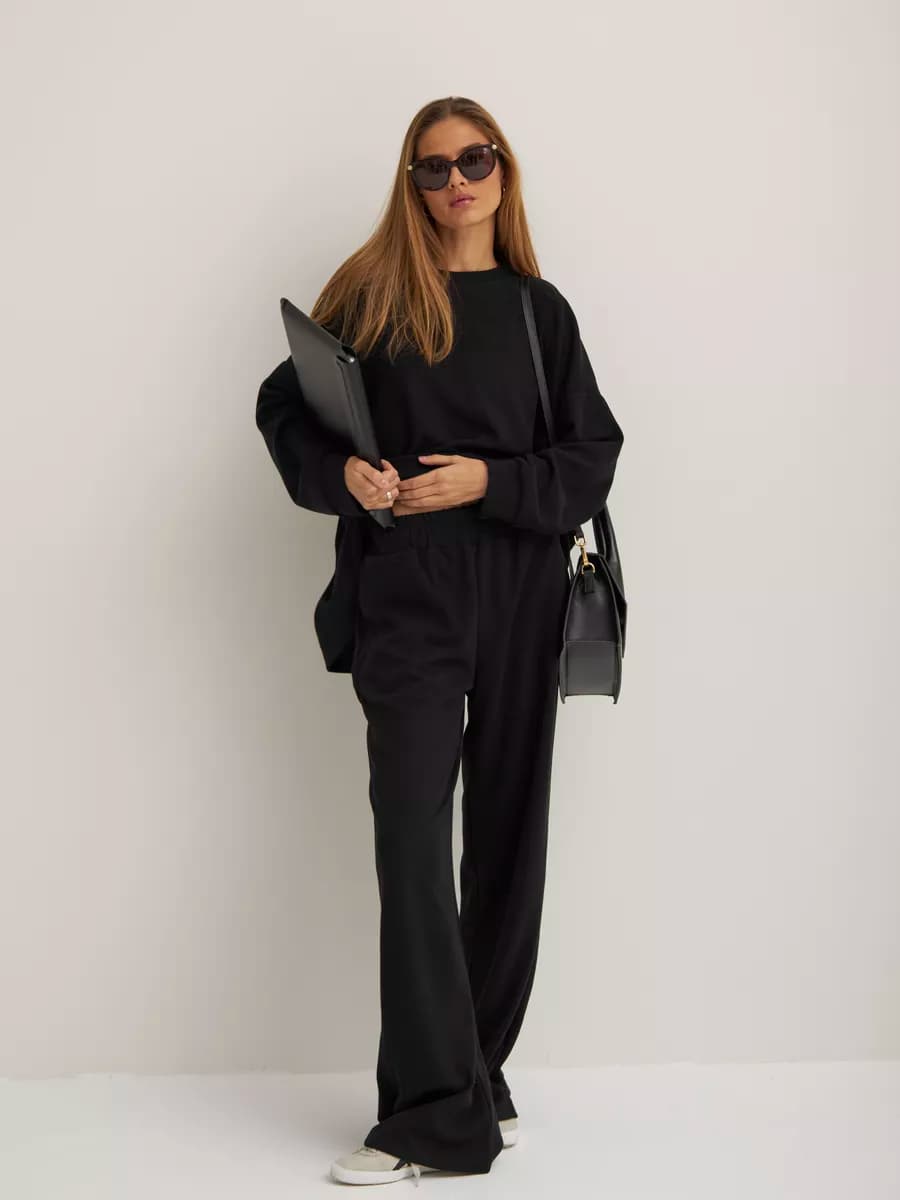 Осенний костюм с кофтой и брюками оверсайз