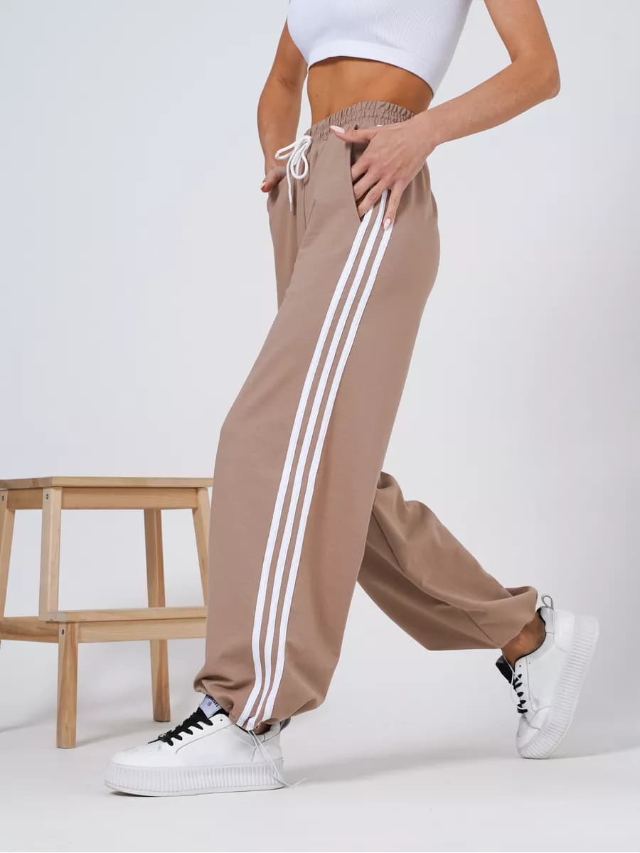 спортивные брюки для женщин с лампасами