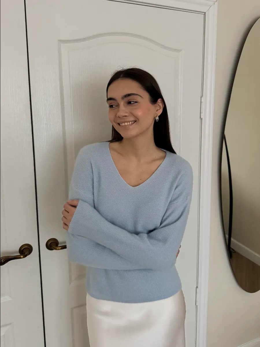 Тонкий джемпер пушистый