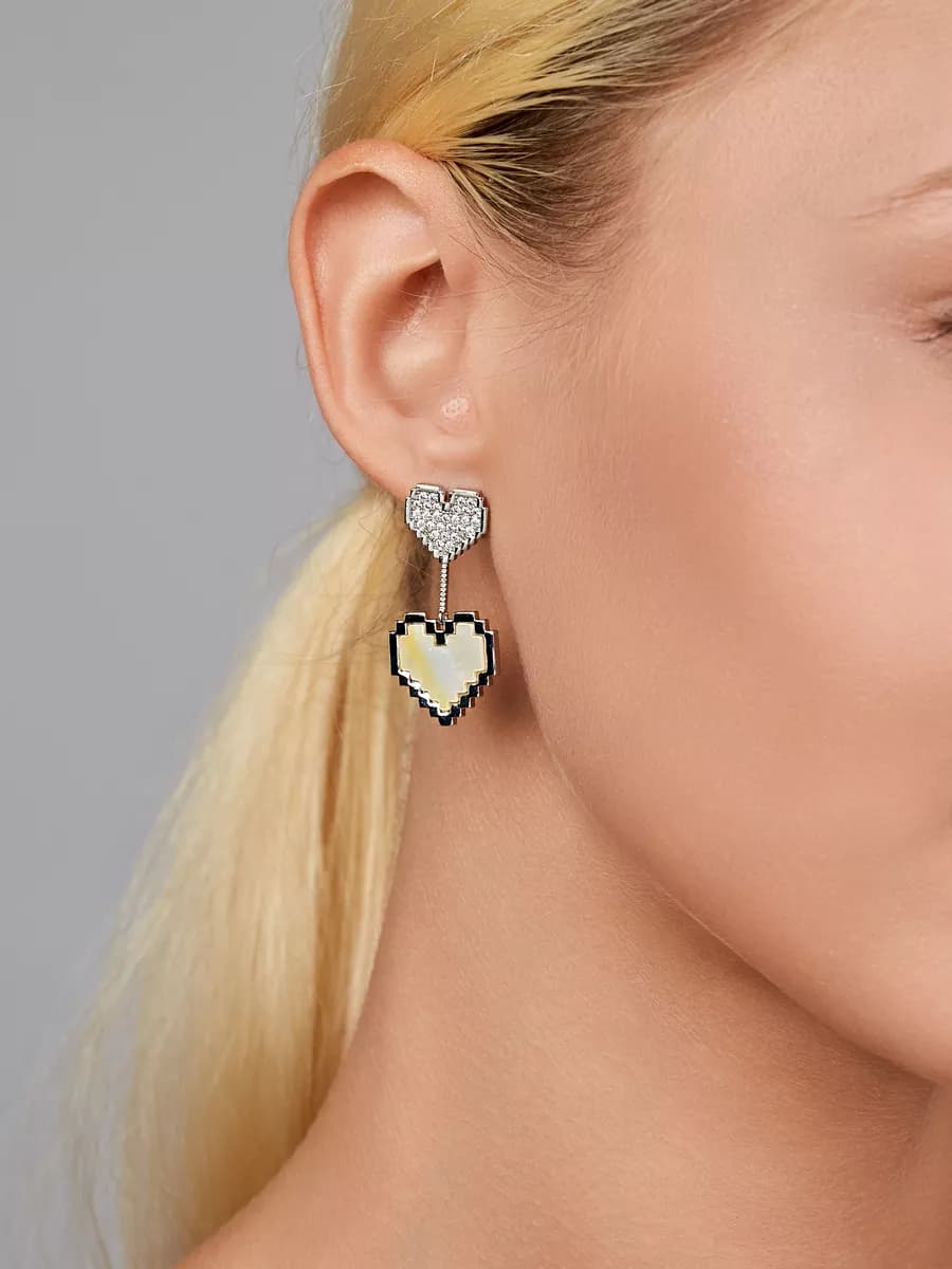 Серьги сердечки пусеты бижутерия асимметричные