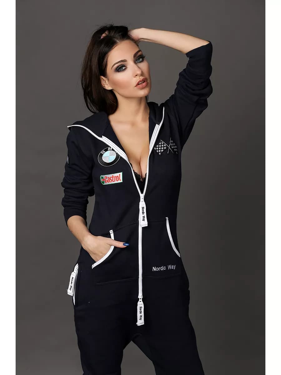 Комбинезон спортивный на молнии с капюшоном