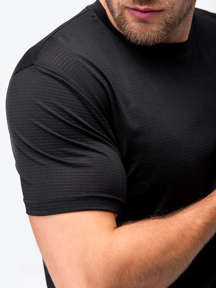 Футболка спортивная с перфорацией однотонная