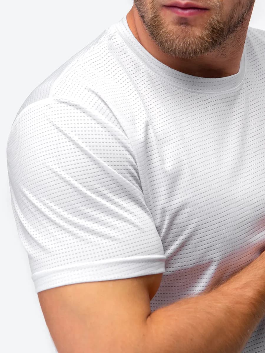 Футболка белая спортивная с перфорацией