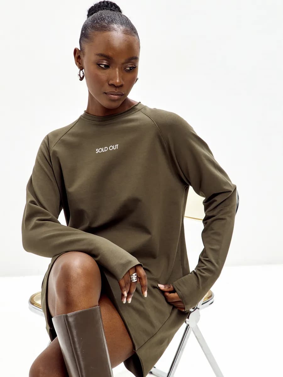 Платье повседневное осеннее короткое оверсайз