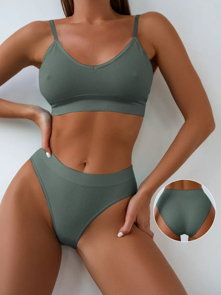 Комплект нижнего белья бесшовный спортивный топ трусы рубчик - фото 1