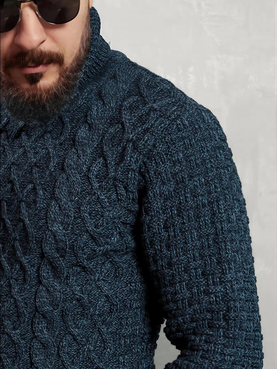 Свитер с горлом теплый вязаный