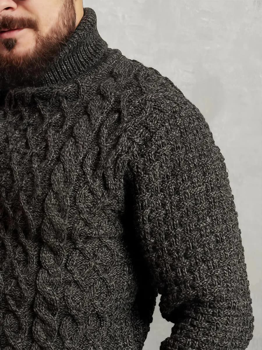 Свитер с горлом теплый вязаный