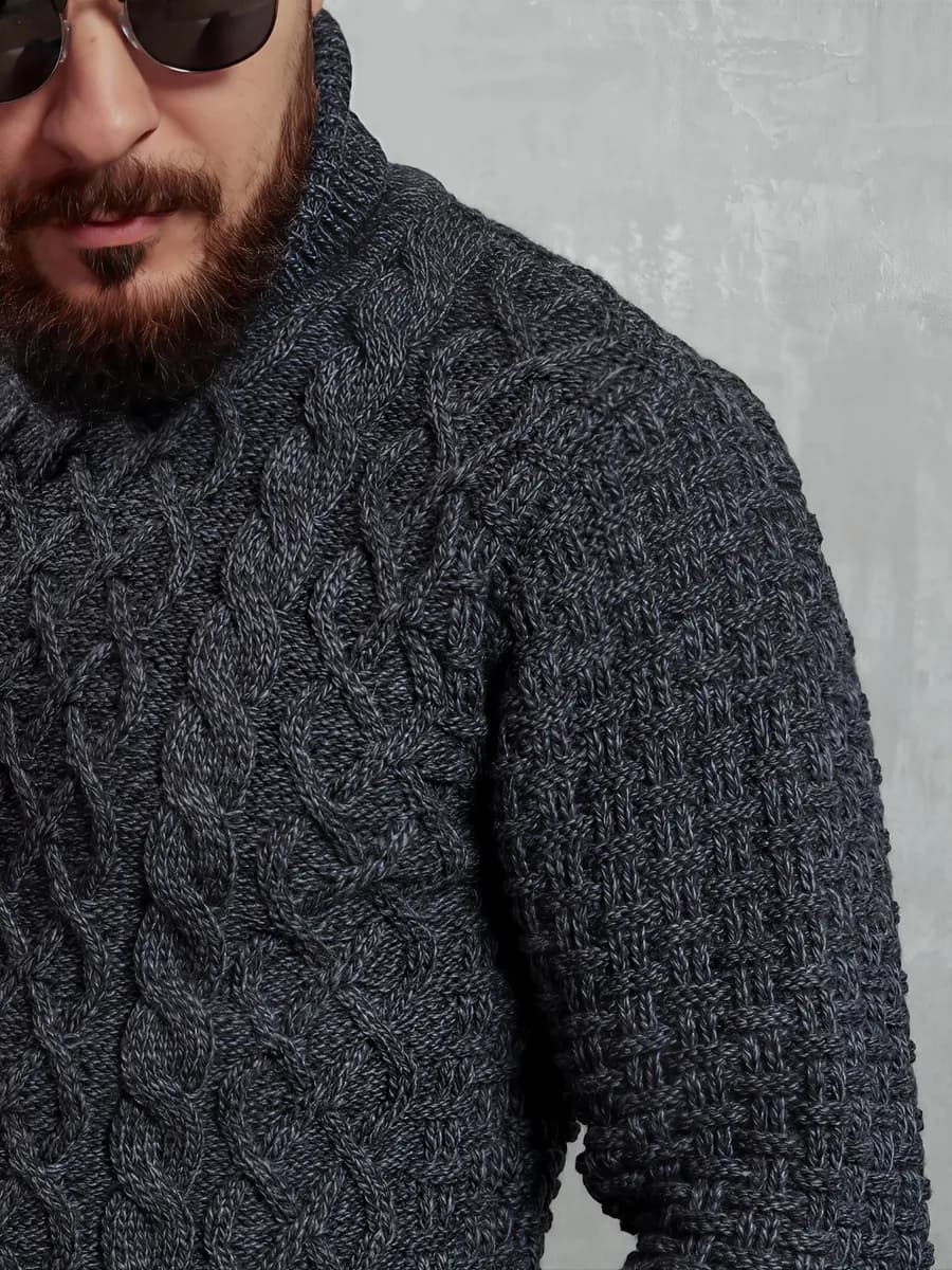 Свитер с горлом теплый вязаный