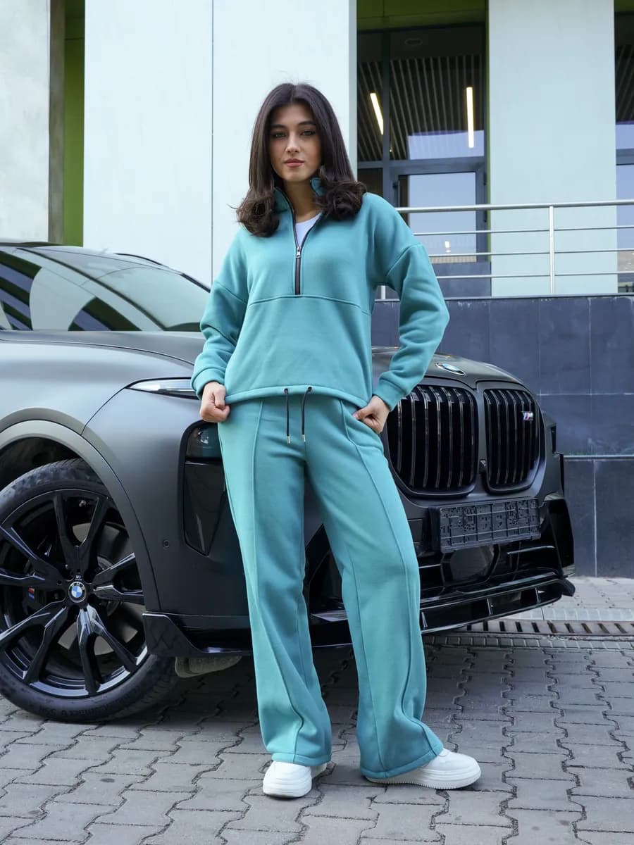 Теплый спортивный костюм с начесом