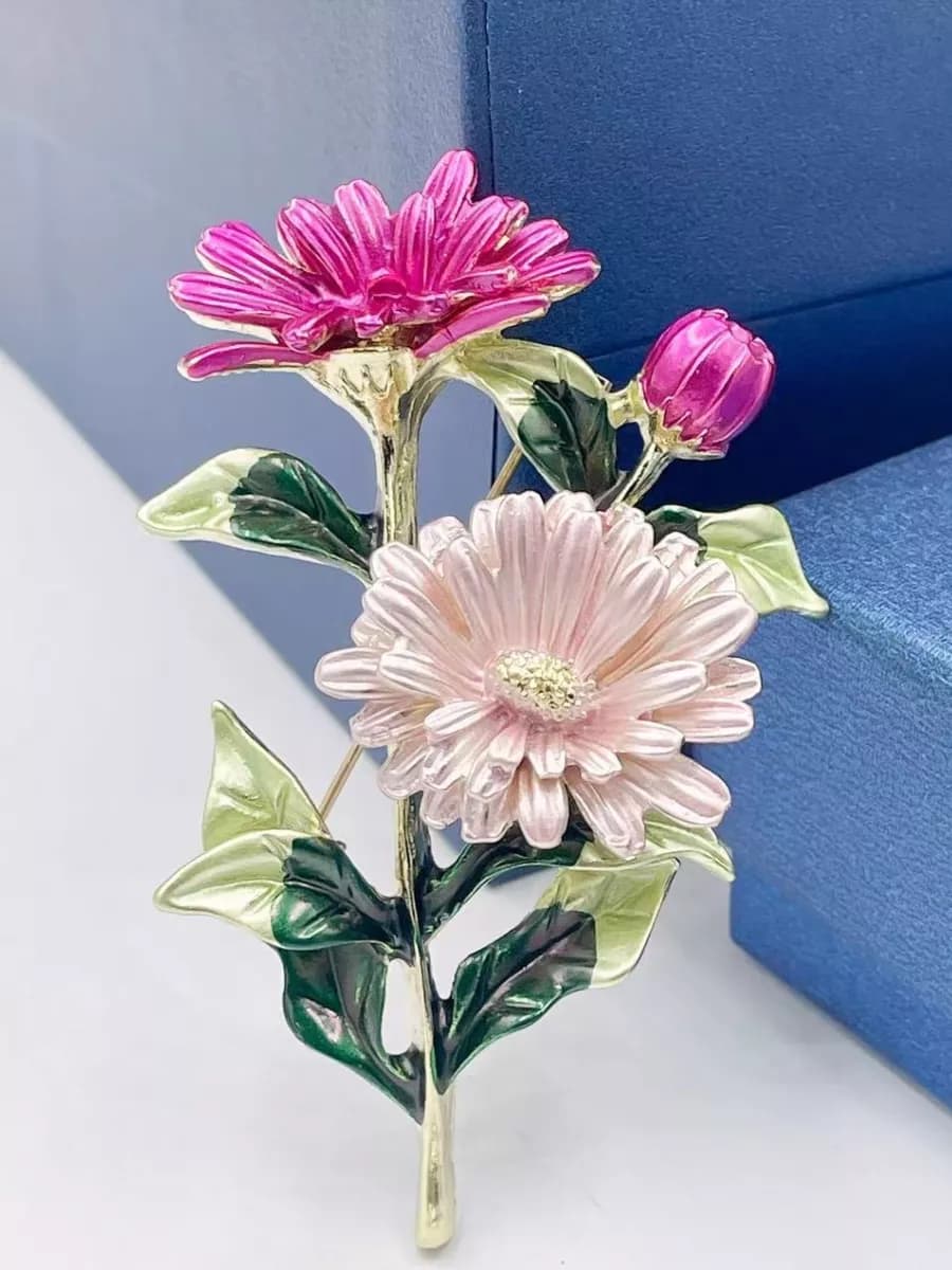 Брошь женская подарок на 8 марта