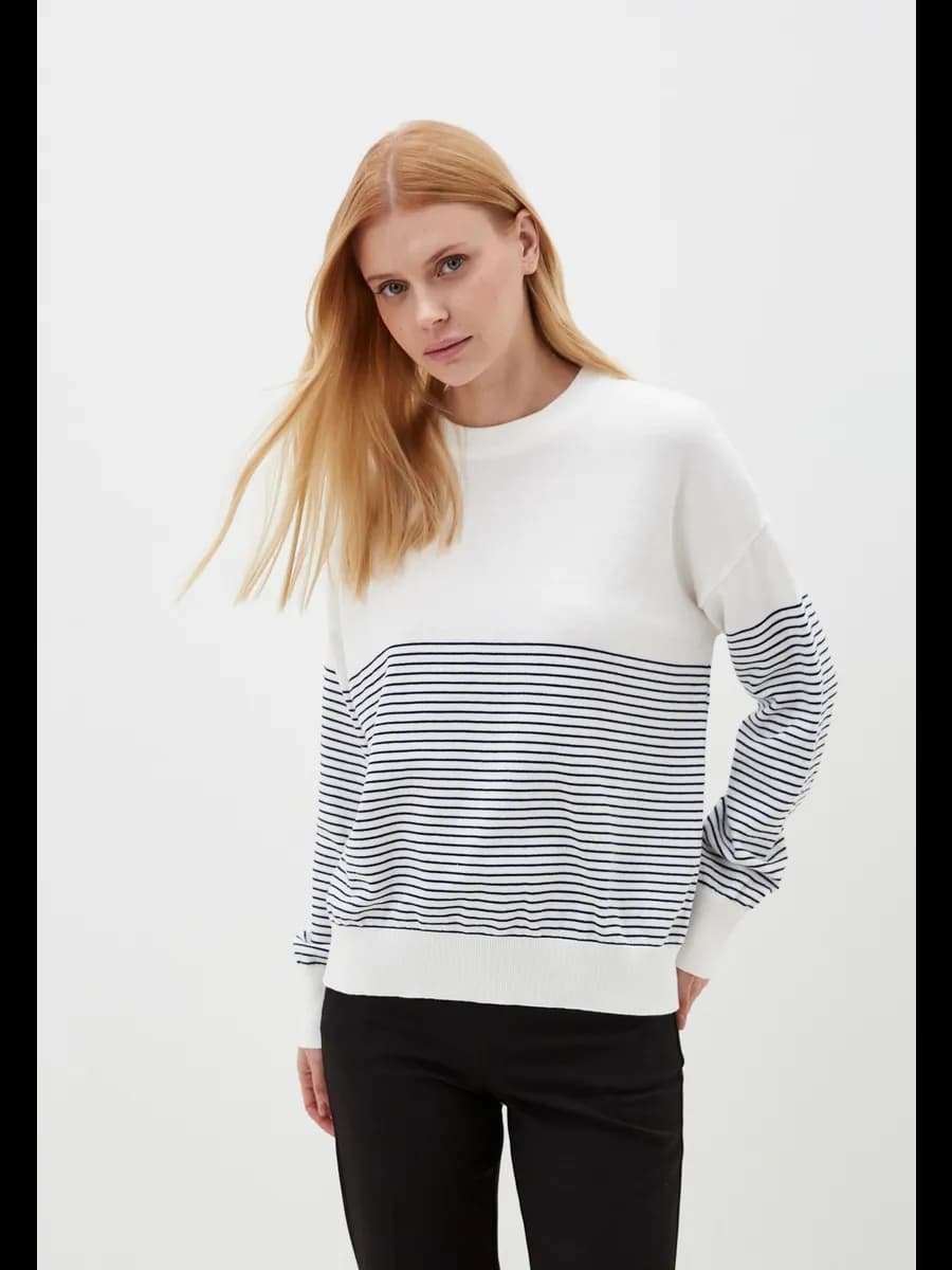 Джемпер в полоску трикотажный свитер белый молочный