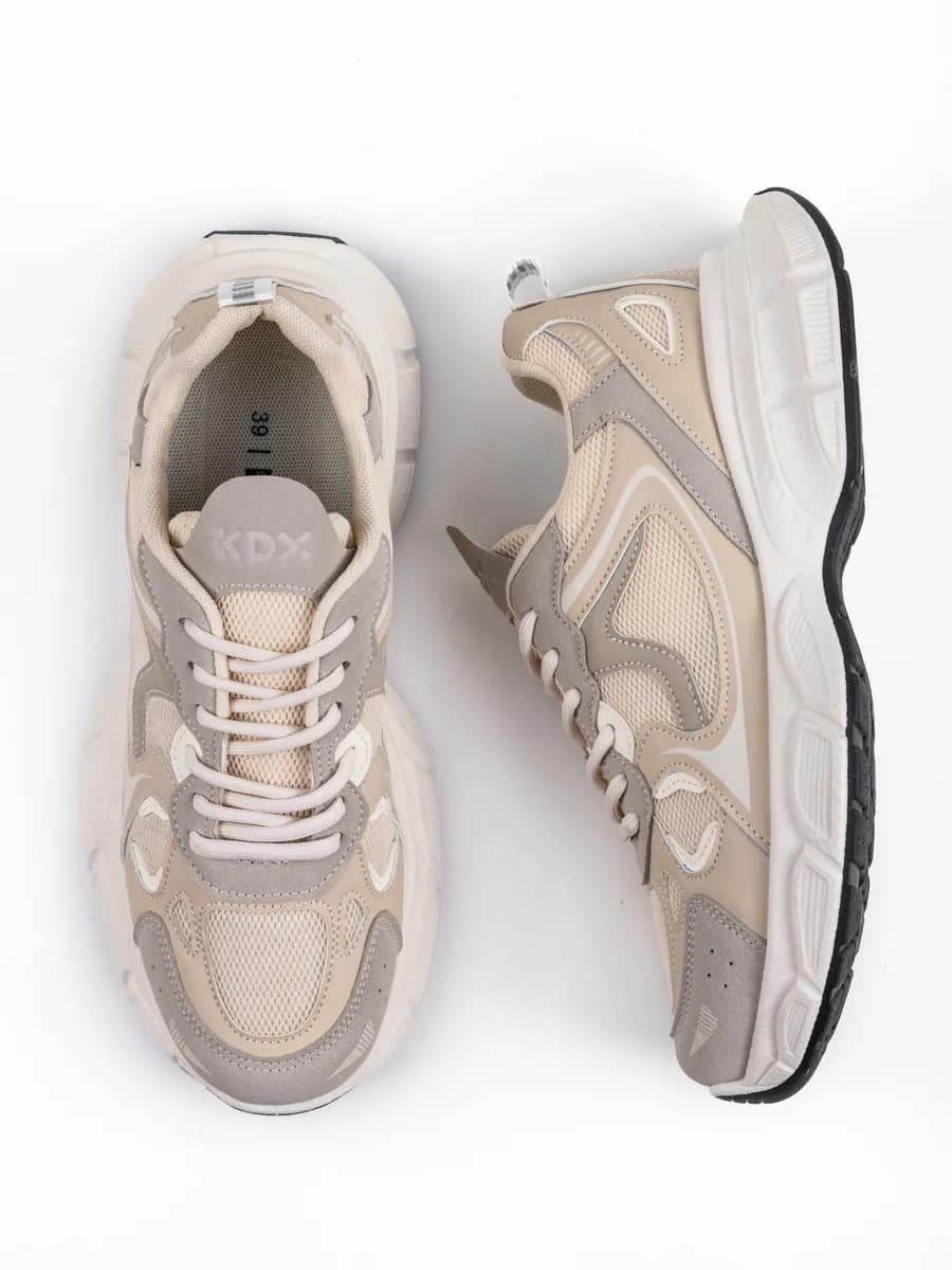 Кроссовки спортивные - фото 1