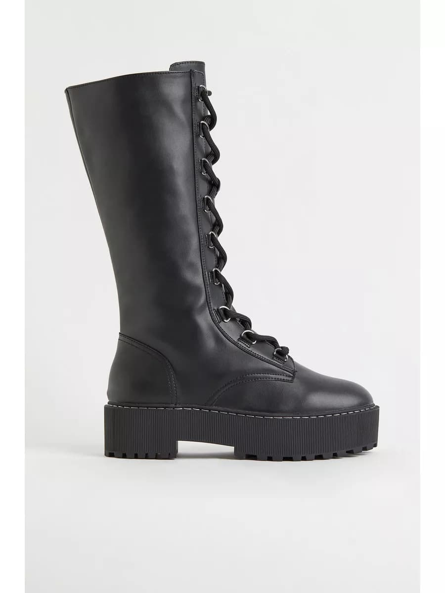Сапоги на высокой платформе со шнуровкой