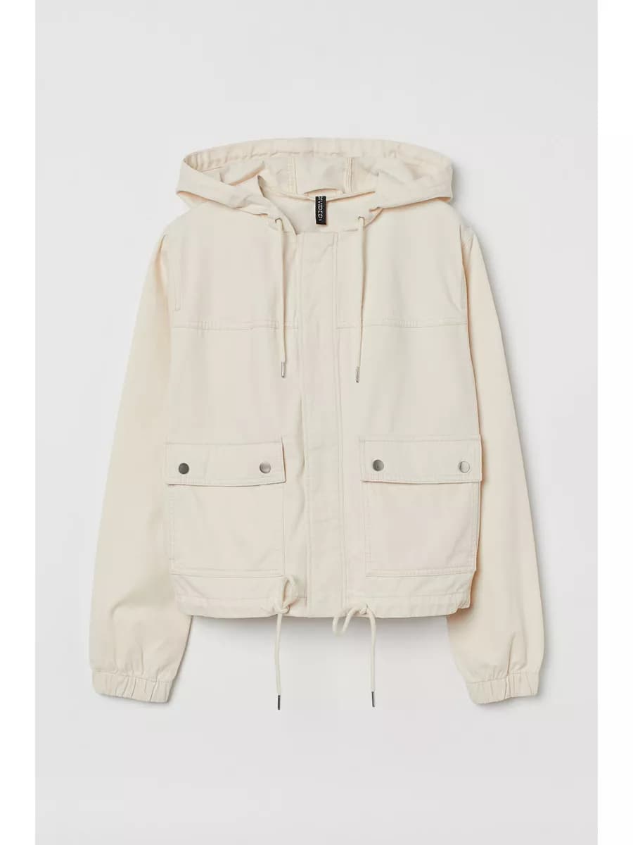 Короткая легкая куртка с капюшоном