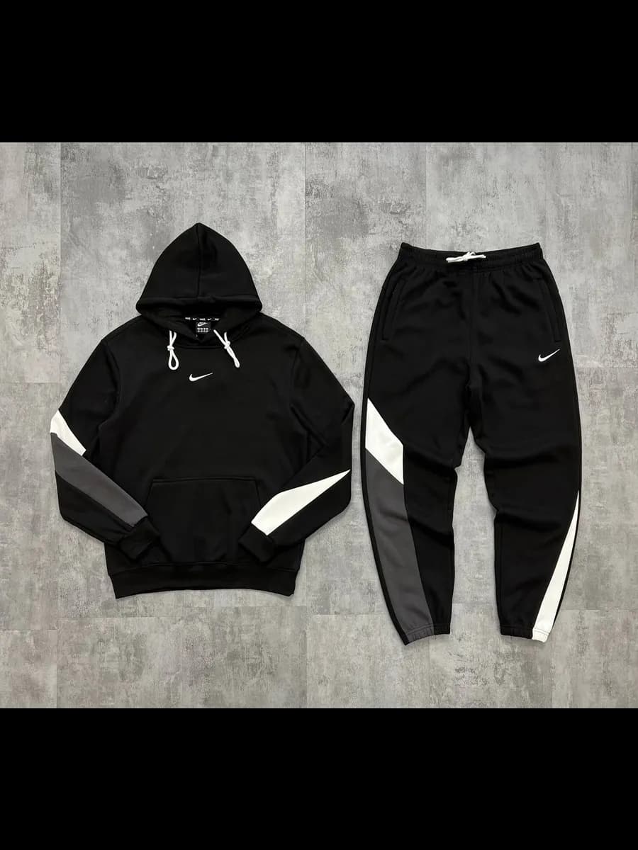 Зимний костюм двойка с капюшоном на флисе