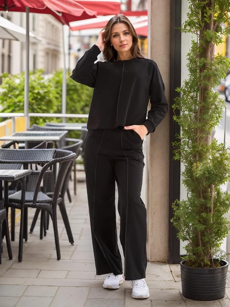 Костюм брючный оверсайз с контрастными строчками - фото 1