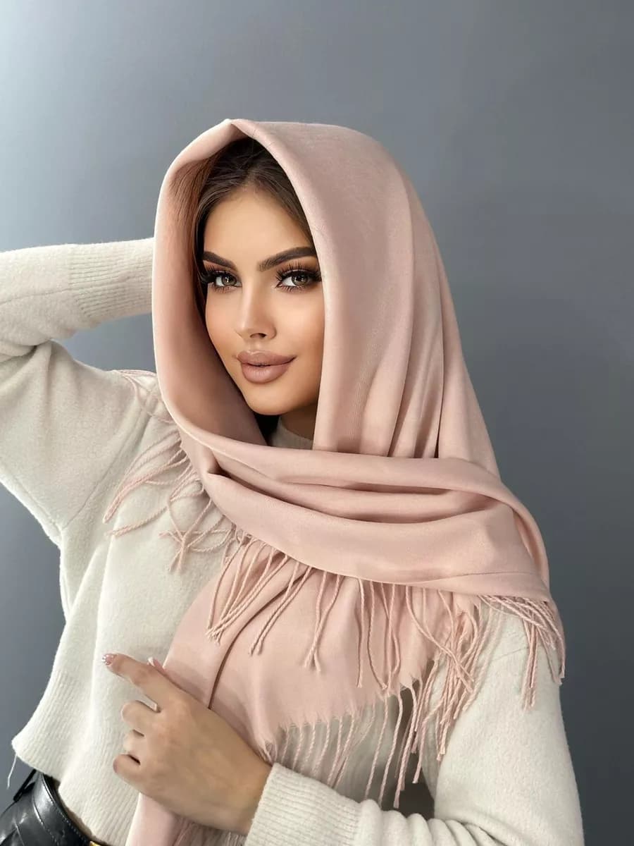 Платок на голову однотонный 100 на 100