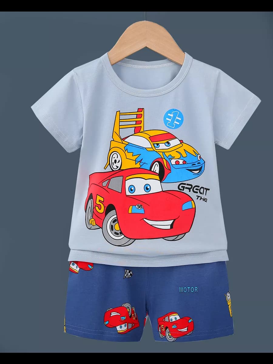 Костюм летний для мальчика с шортами и футболкой в садик