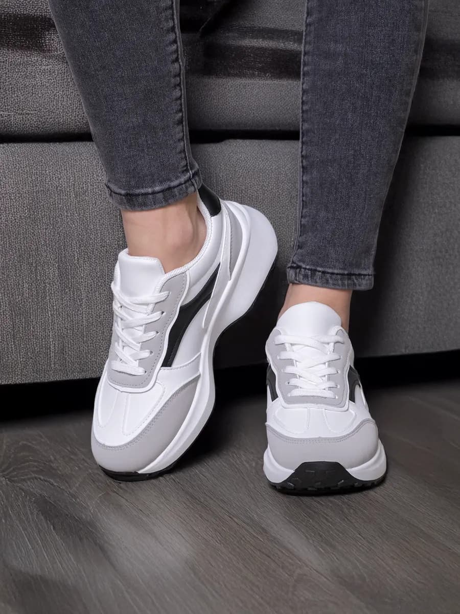 Кроссовки демисезонные белые