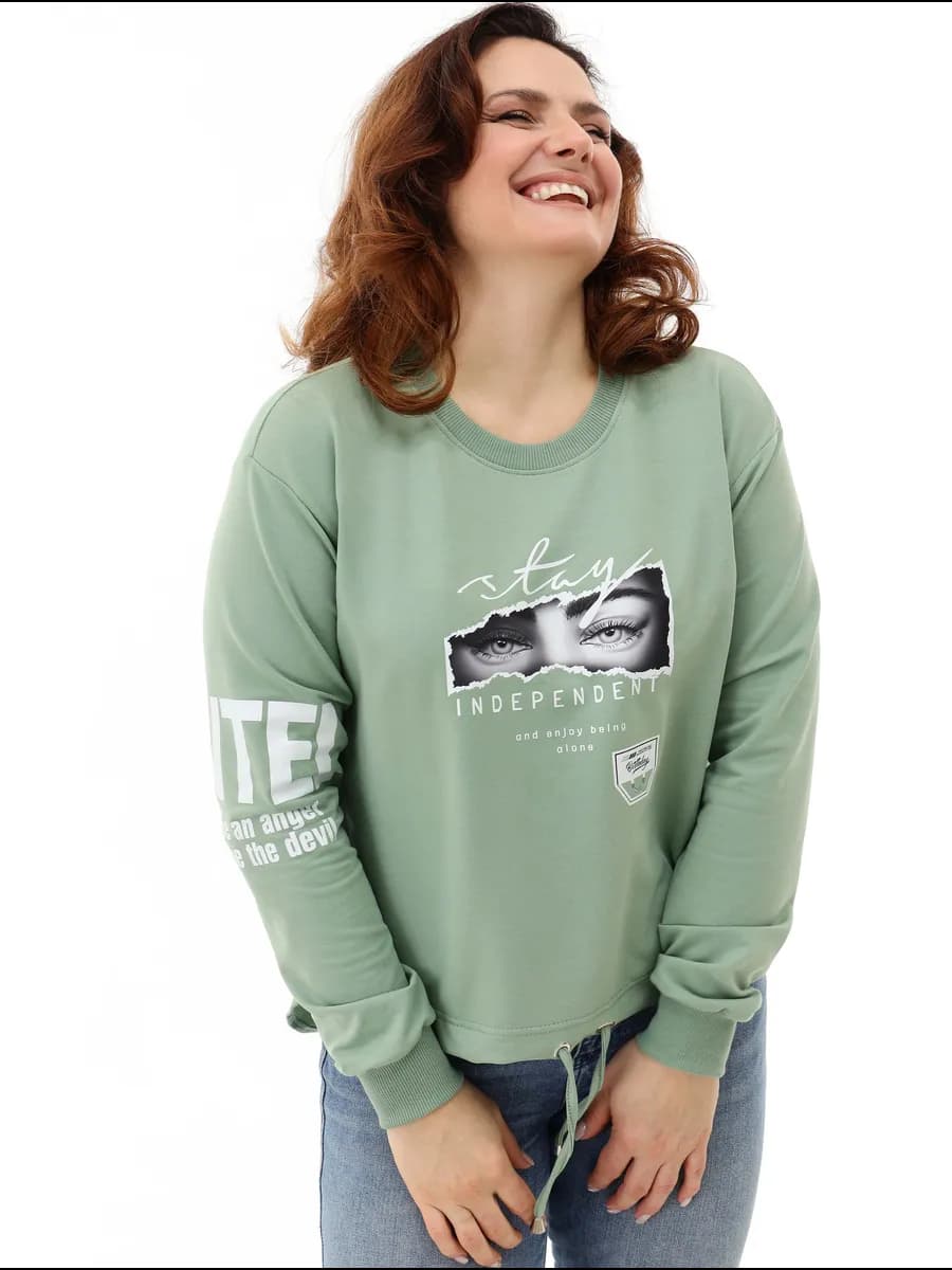 Свитшот без начеса с принтом и удлиненной спинкой