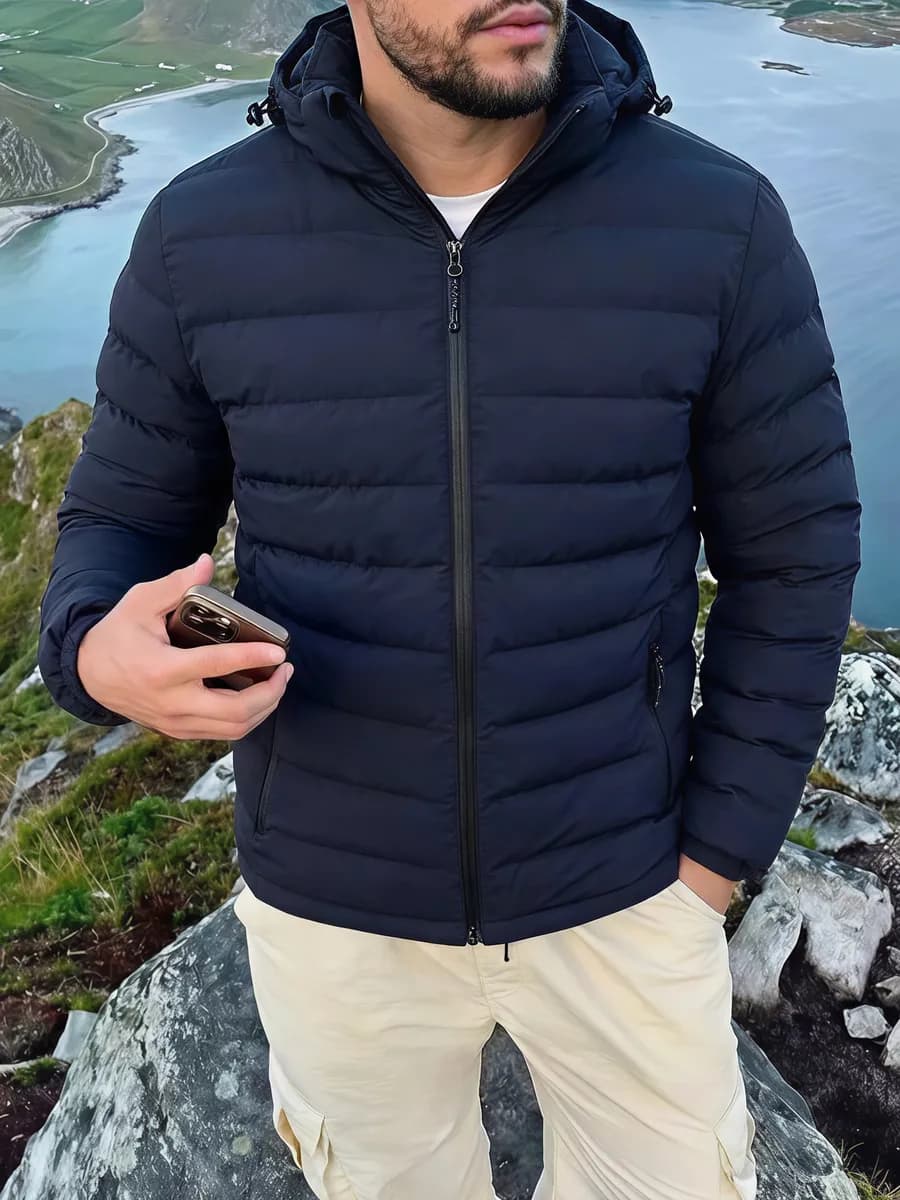 Демисезонная куртка стеганая с капюшоном