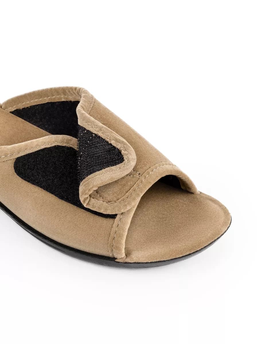 тапочки на танкетке с липучкой