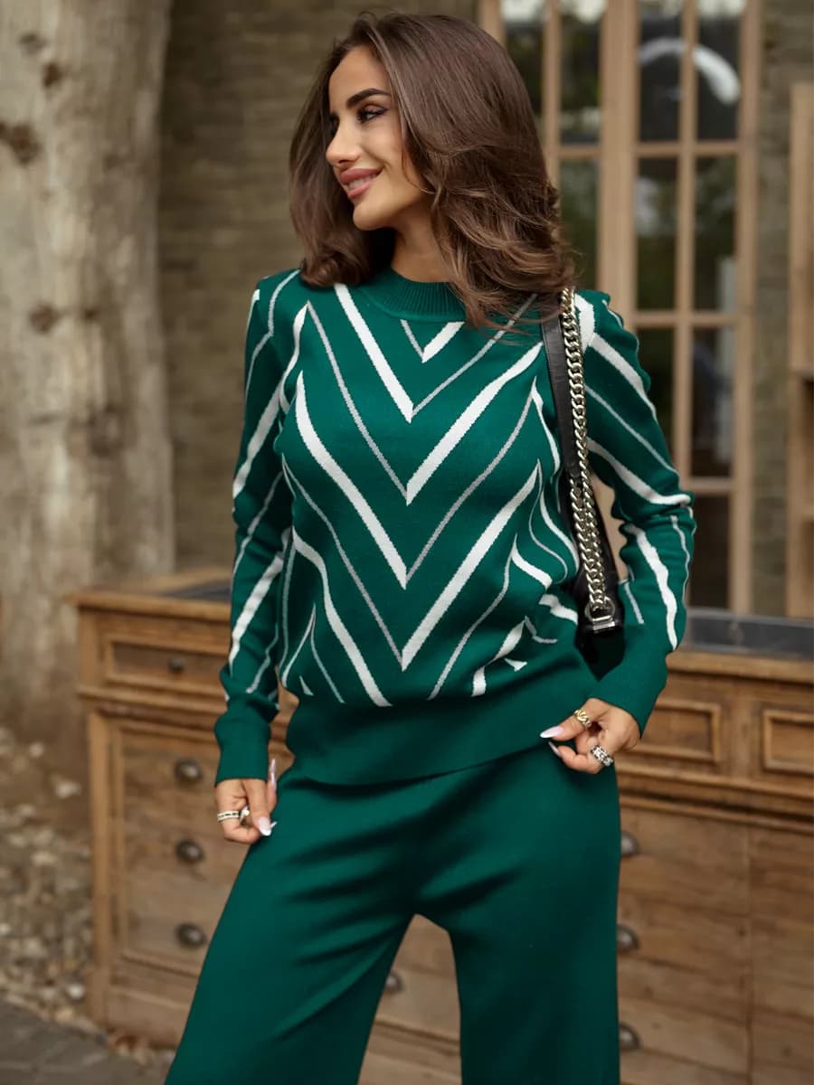 Костюм брючный деловой