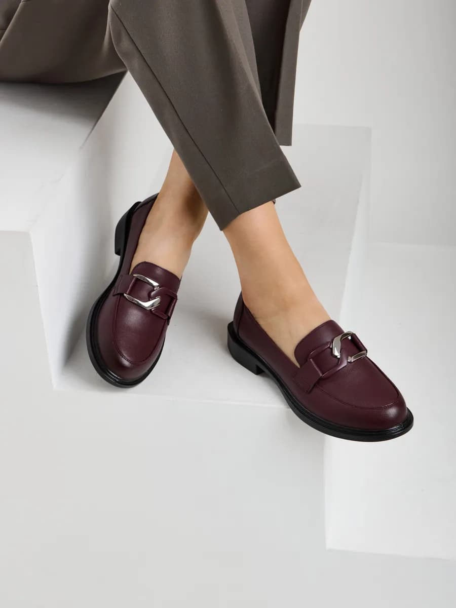 Лоферы бордовые туфли на низком каблуке натуральная кожа
